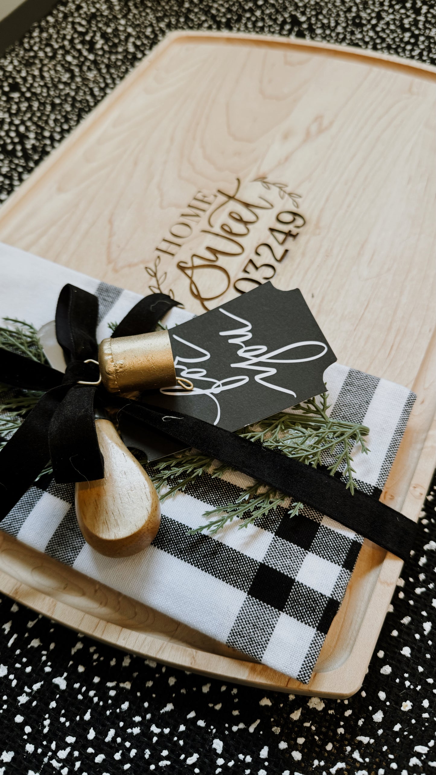 Holiday Collection - Cutting Board Festive Touch (Add-On)